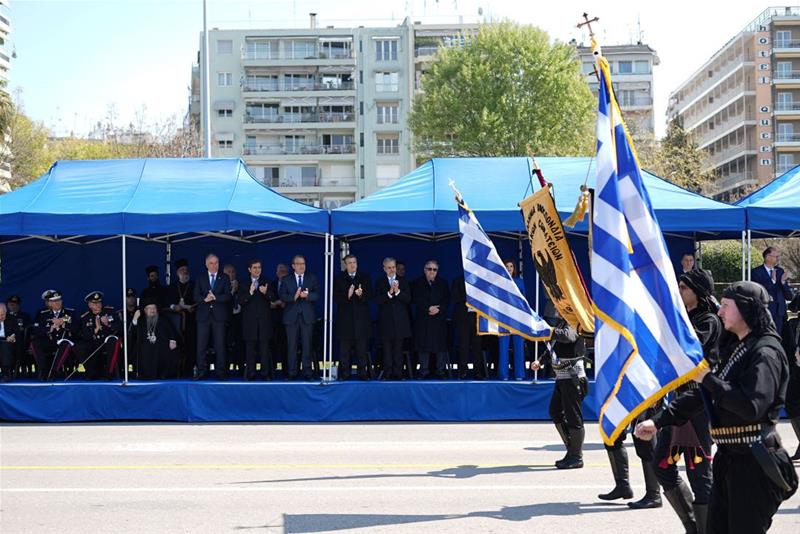 Δήλωση του Περιφερειάρχη Κεντρικής Μακεδονίας Απόστολου Τζιτζικώστα στην παρέλαση της 25ης Μαρτίου φωτο3 (25/3/2023)