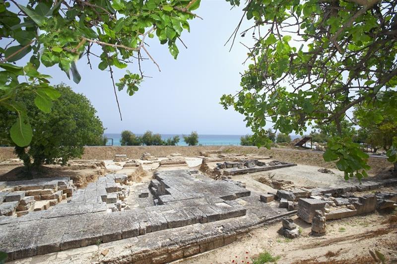 Άποψη του ναού του Άμμωνα Δία στην Καλλιθέα1 (3/2/2014)