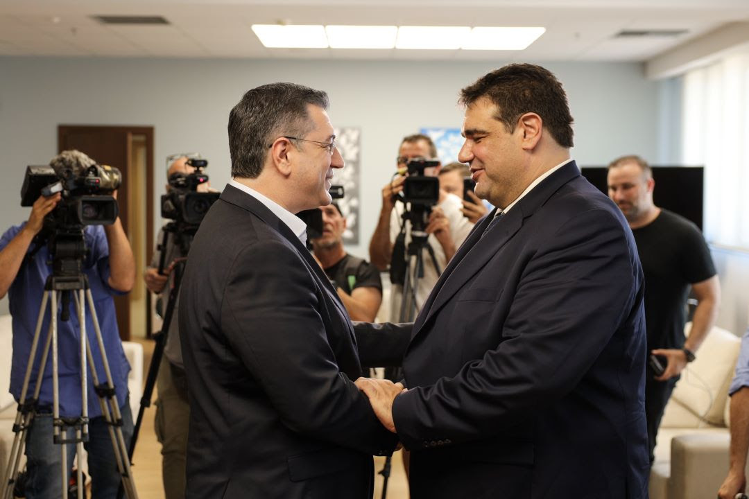 Συνάντηση του Περιφερειάρχη Κεντρικής Μακεδονίας Απόστολου Τζιτζικώστα με τον Υπουργό Εσωτερικών Θοδωρή Λιβάνιο και τον Υφυπουργό Μακεδονίας-Θράκης Κώστα Γκιουλέκα